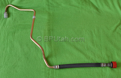 Factory Genuine OEM Engine Oil Cooler Pipe for Land Rover Discovery Series II 