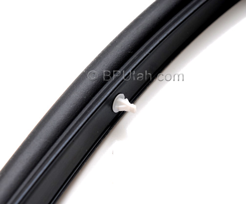 Factory Genuine OEM Upper Tailgate Seal for Range Rover 
